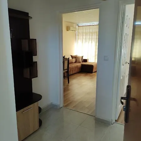 Dunav-lazur Apt.5 公寓